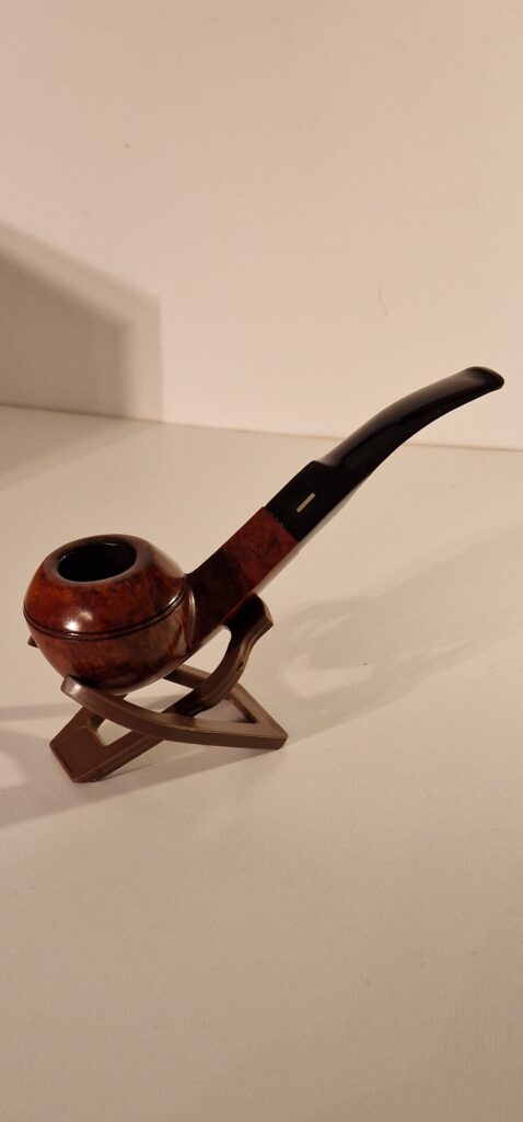 Køb nye piber, renoverede piber samt tilbehør til piberygning- kornett.dk Køb nye piber, renoverede piber samt tilbehør til piberygning- kornett.dk